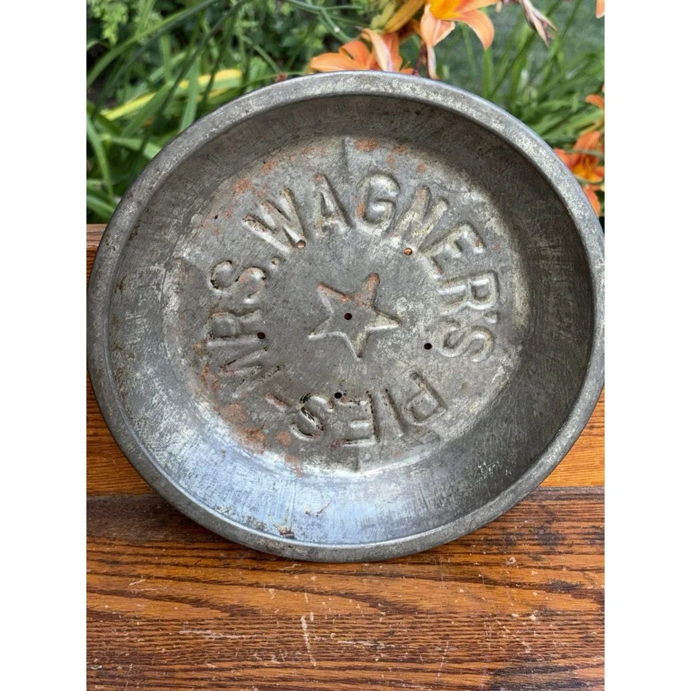 Vintage 1940s Mrs. Wagner Metal Pie Plate Tin Pan 9